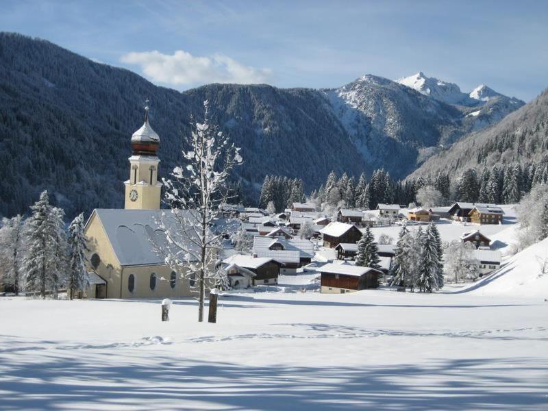 Haus Sonnenhof Apartment Wald am Arlberg Exterior photo